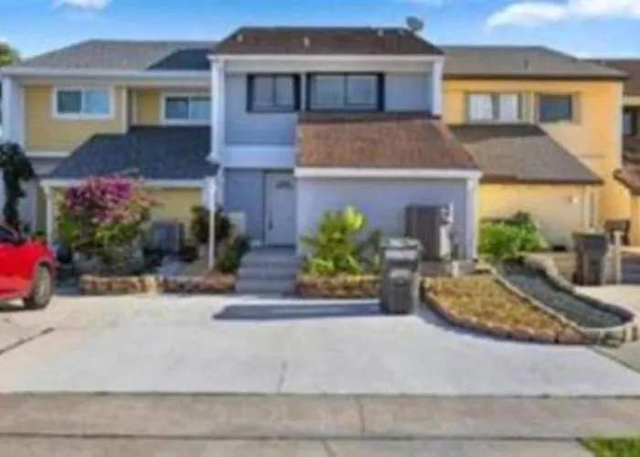 Wellington Updated Townhouse