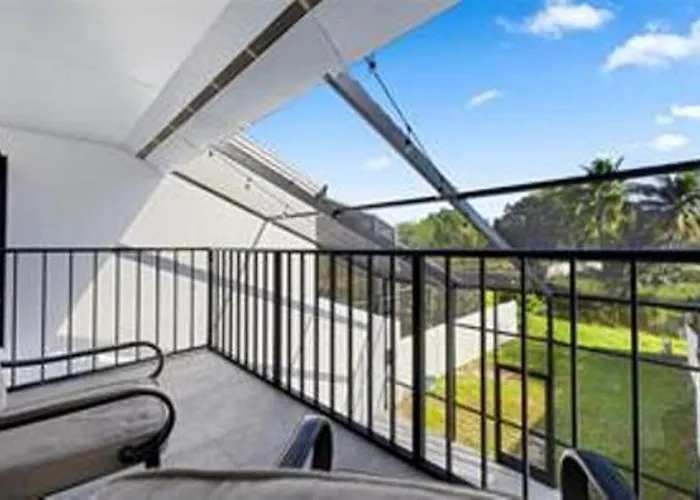 Wellington Updated Townhouse